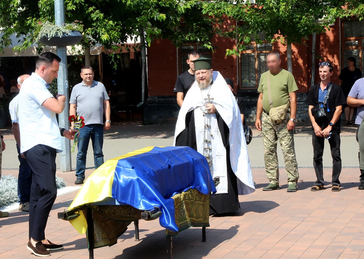 Повернувся додому на щиті: Ніжин провів в останню дорогу Бульду Руслана Володимировича.
