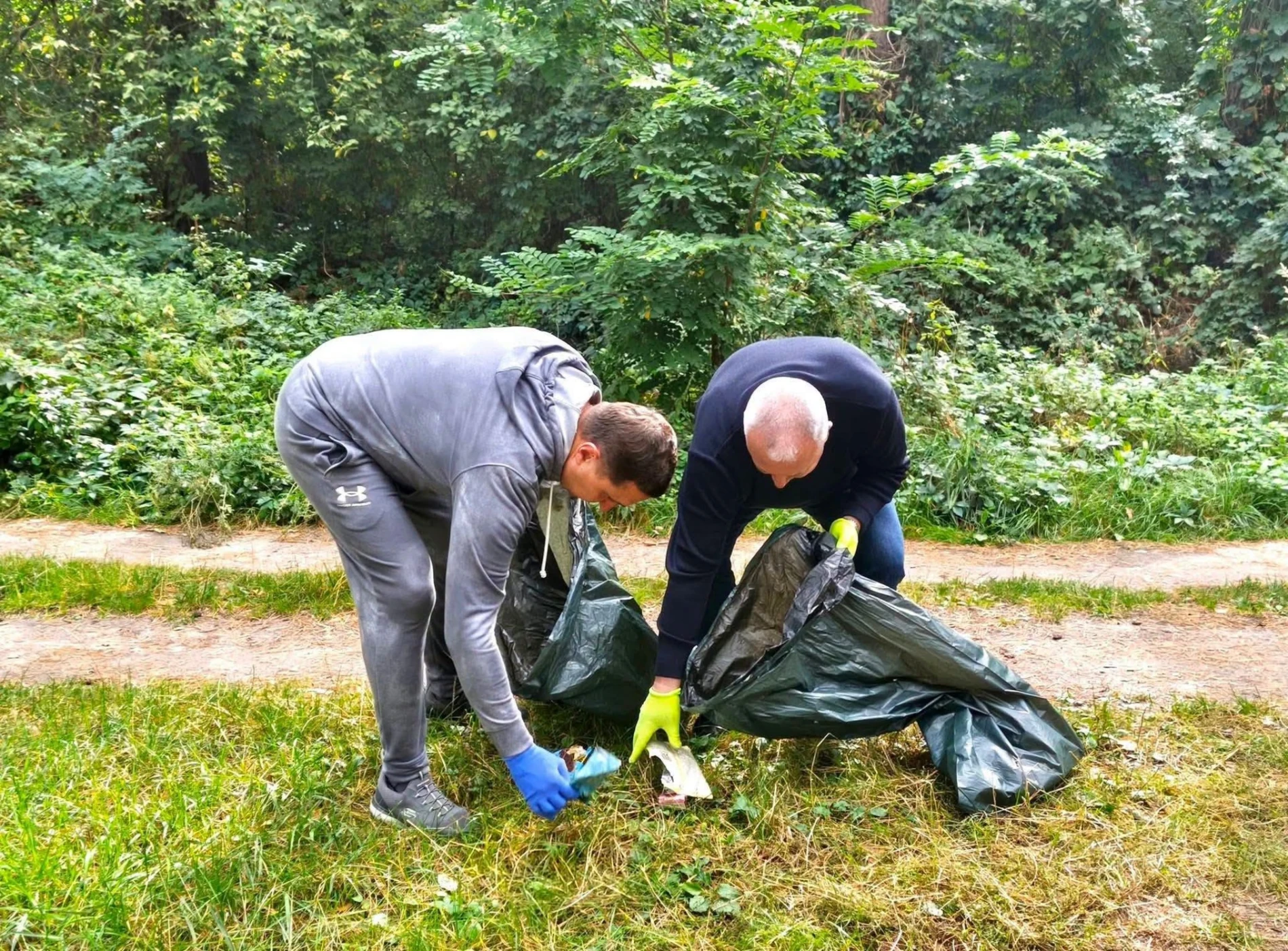 Ніжин прибирає: громада долучилася до Всесвітнього дня прибирання