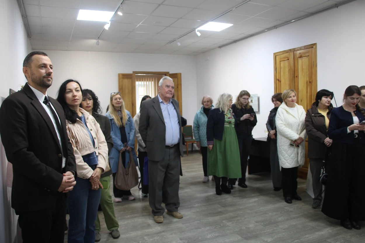 «Дерево життя: текстильний вимір» — у Ніжині відкрилася виставка Євгенії Липовецької
