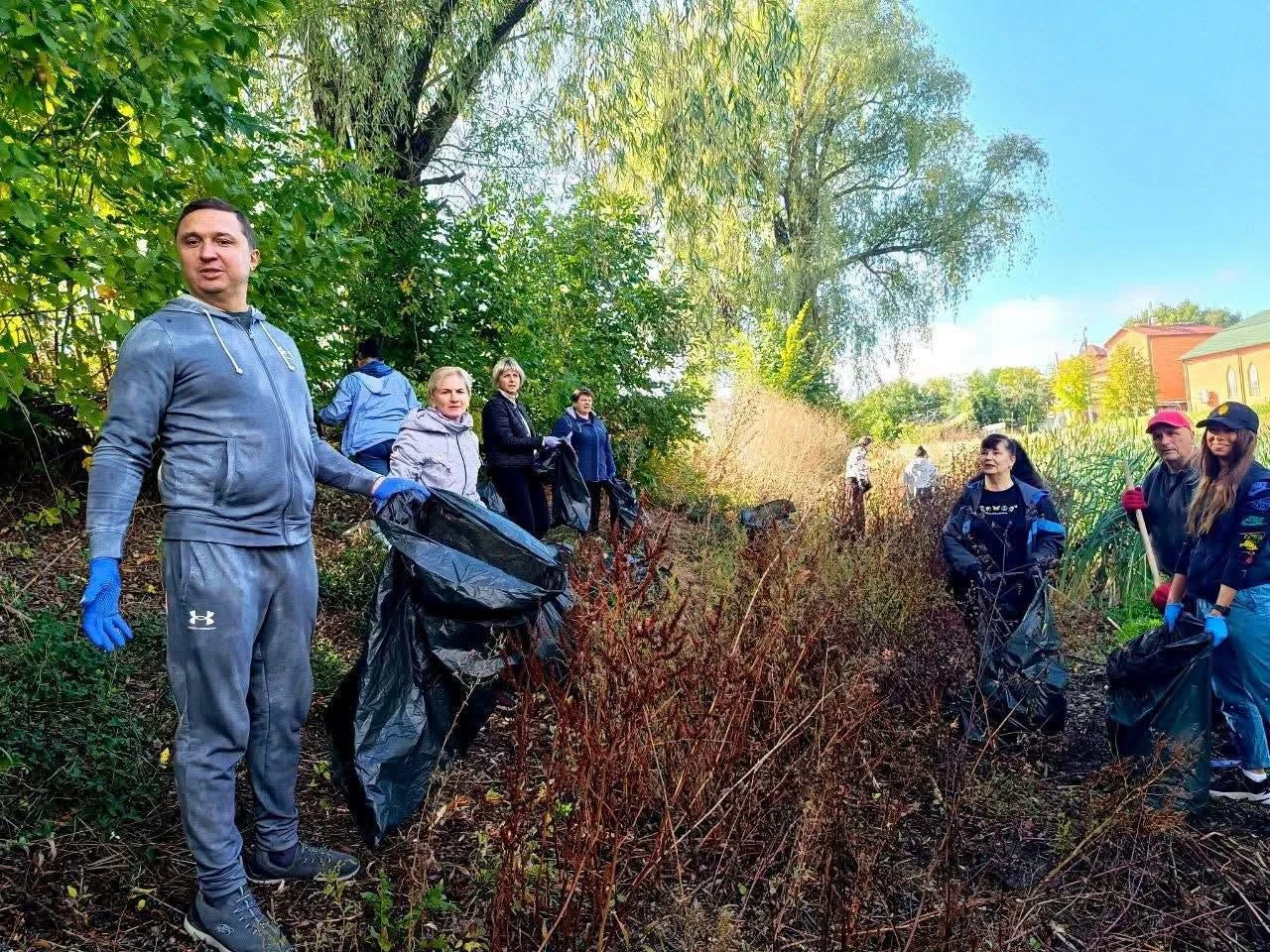 Ніжин прибирає: громада долучилася до Всесвітнього дня прибирання