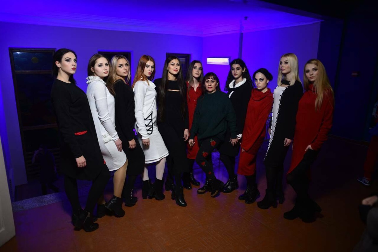 III Art-проект «FASHION скарбниця – 2017» Колекція одягу торгової марки «Дарі» від дизайнера, участниці столичних показів моди Андре Тана, переможниці багатьох конкурсів - Інни Котюх 