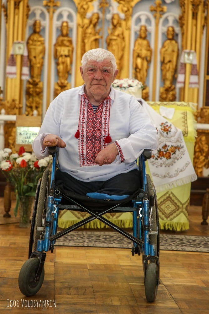 фото  Ігоря Волосянкіна. 
Григорій Янченко (дядя Гриша) в Ніжинському соборі Всіх Святих
