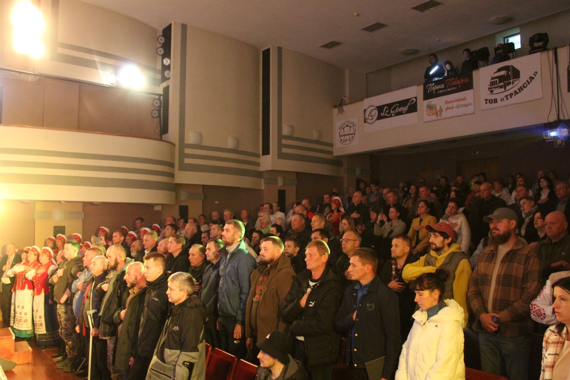 До Дня Захисників та Захисниць України у Ніжинському драматичному театрі відбулись урочисті заходи