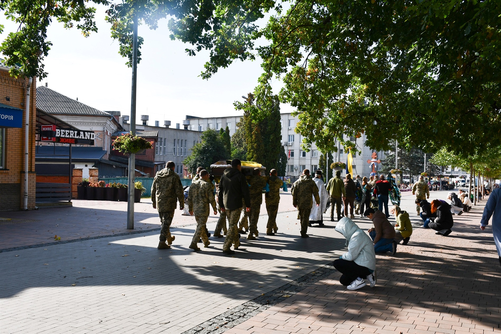 Ніжинській громаді провели в останню путь загиблого воїна Володимира Борща