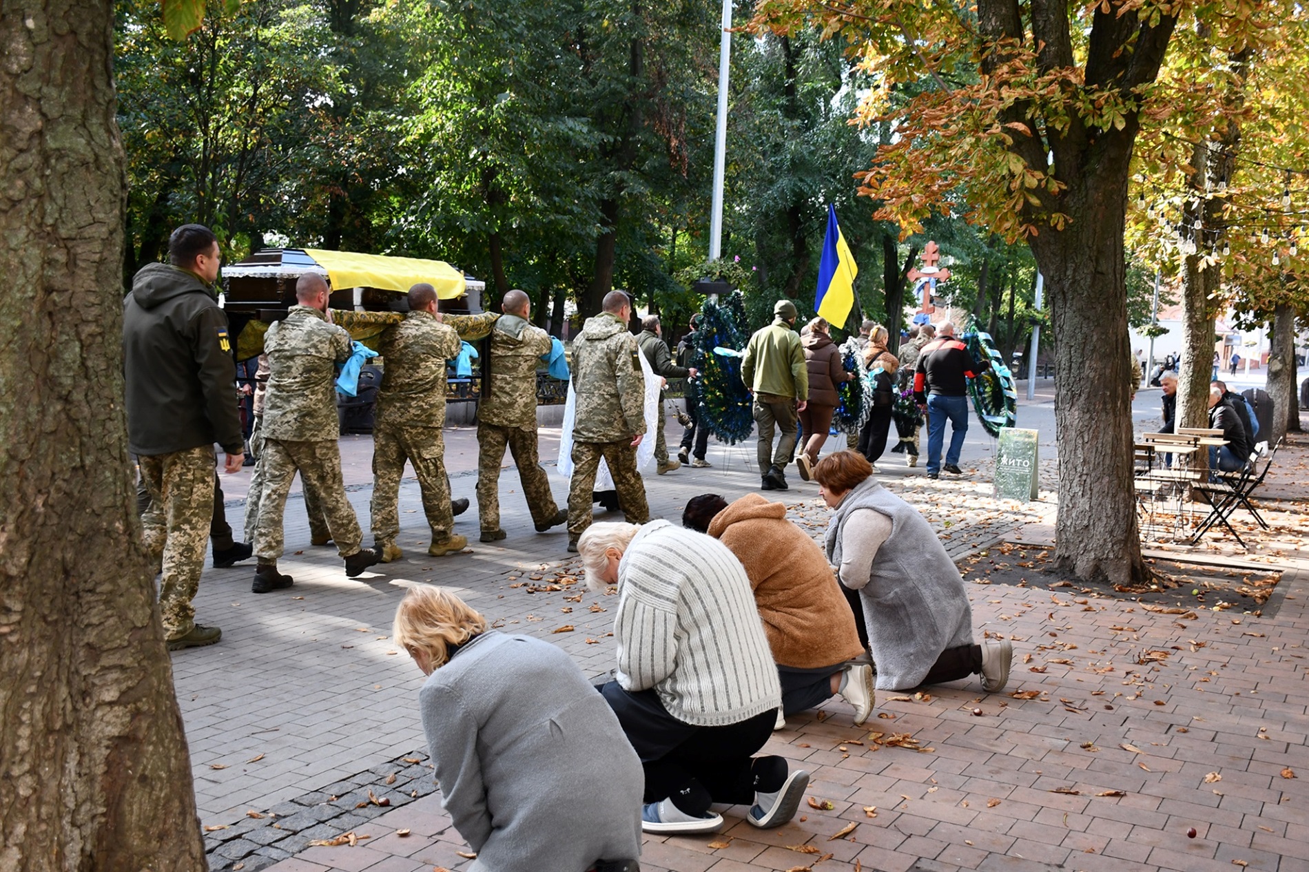Ніжинській громаді провели в останню путь загиблого воїна Володимира Борща