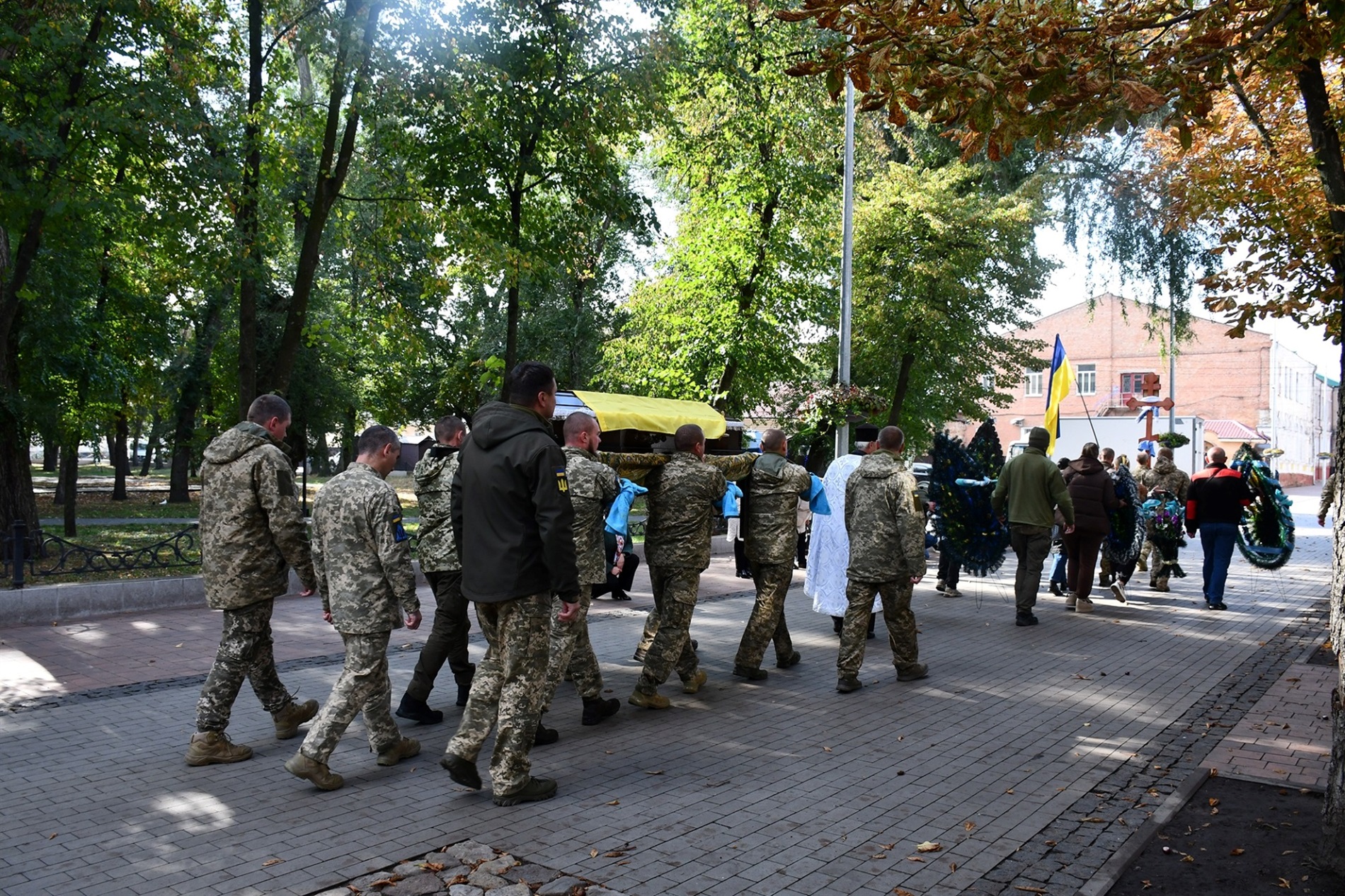 Ніжинській громаді провели в останню путь загиблого воїна Володимира Борща