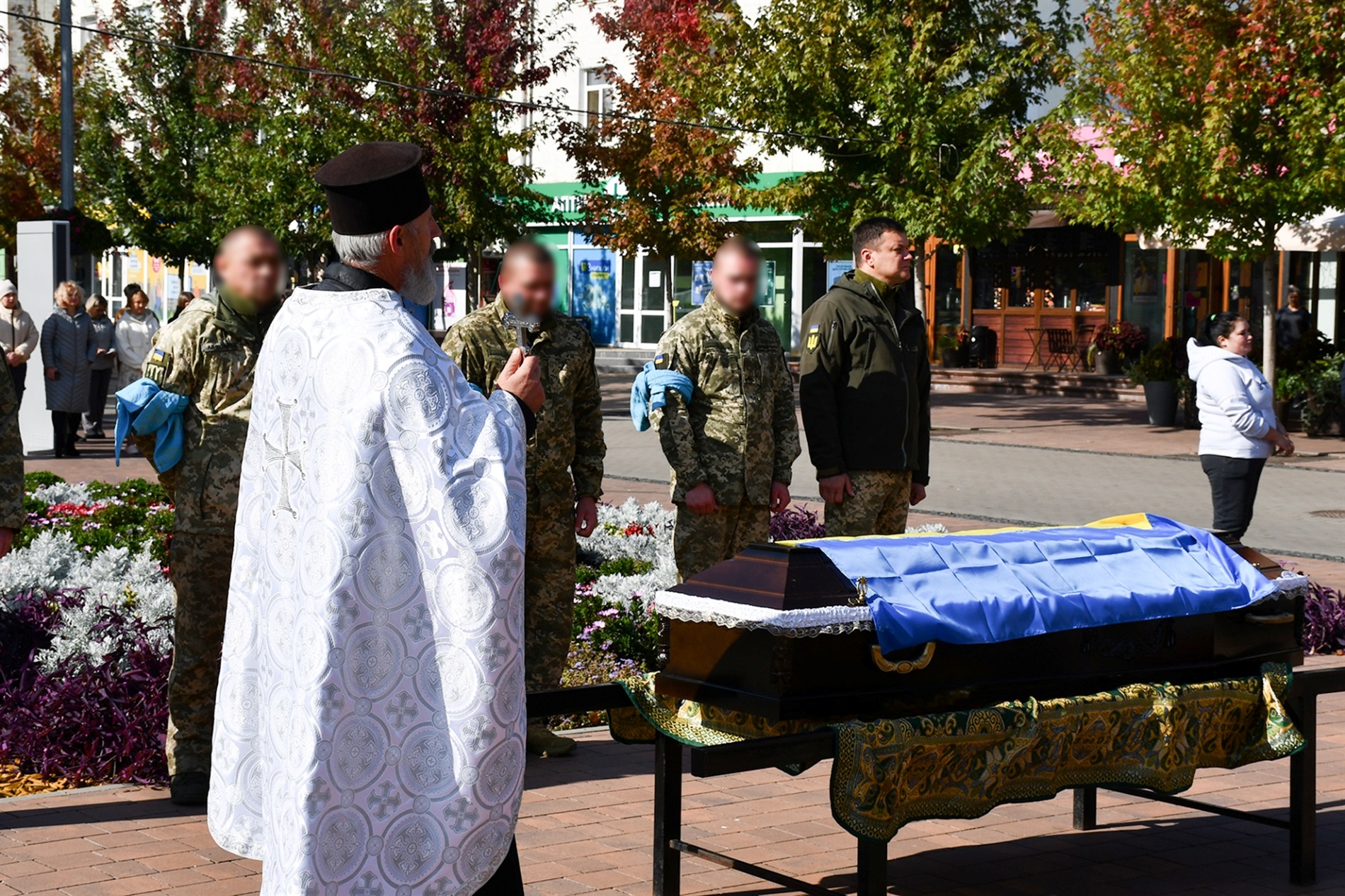 Ніжинській громаді провели в останню путь загиблого воїна Володимира Борща