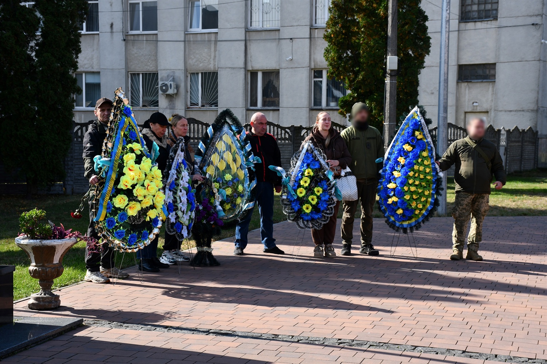 Ніжинській громаді провели в останню путь загиблого воїна Володимира Борща