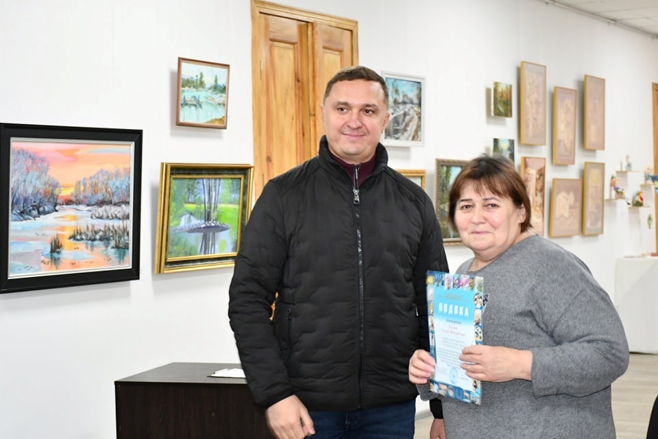 Зустрілися учасники виставки «Ніжин завжди різний». Їх нагородили