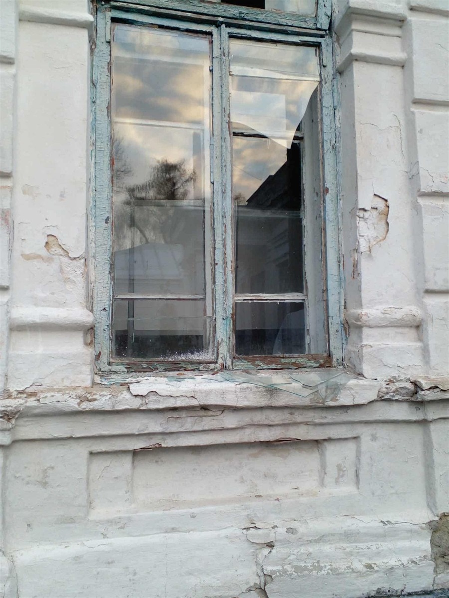 Під час нічної атаки ворога пошкоджено Садибу Лизогубів