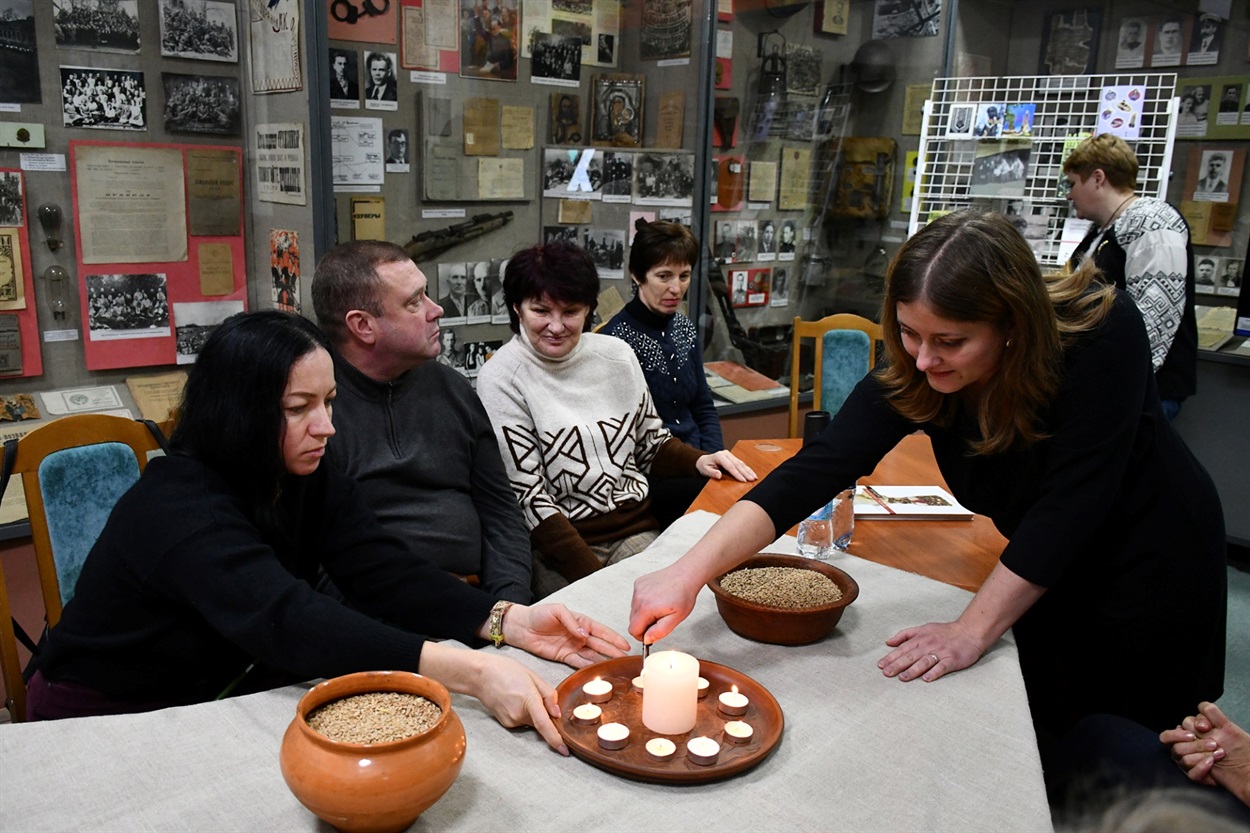 "ВИЗВОЛЕННЯ? ОКУПАЦІЯ!"
