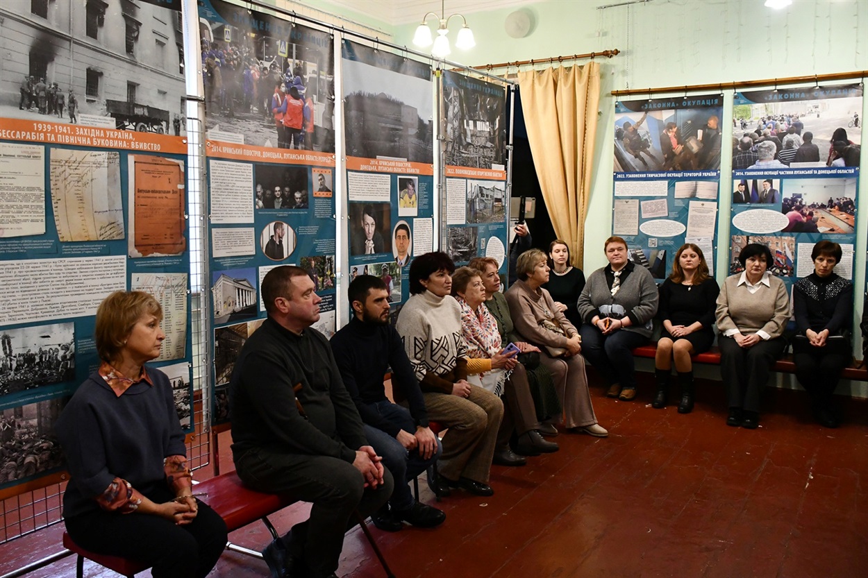 "ВИЗВОЛЕННЯ? ОКУПАЦІЯ!"