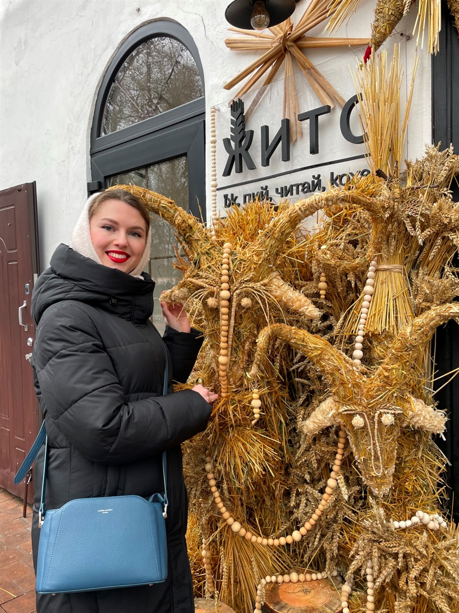 НІИНКА АЛІНА ОБРАЛА "ЖИТНЮ" локацію для фото
