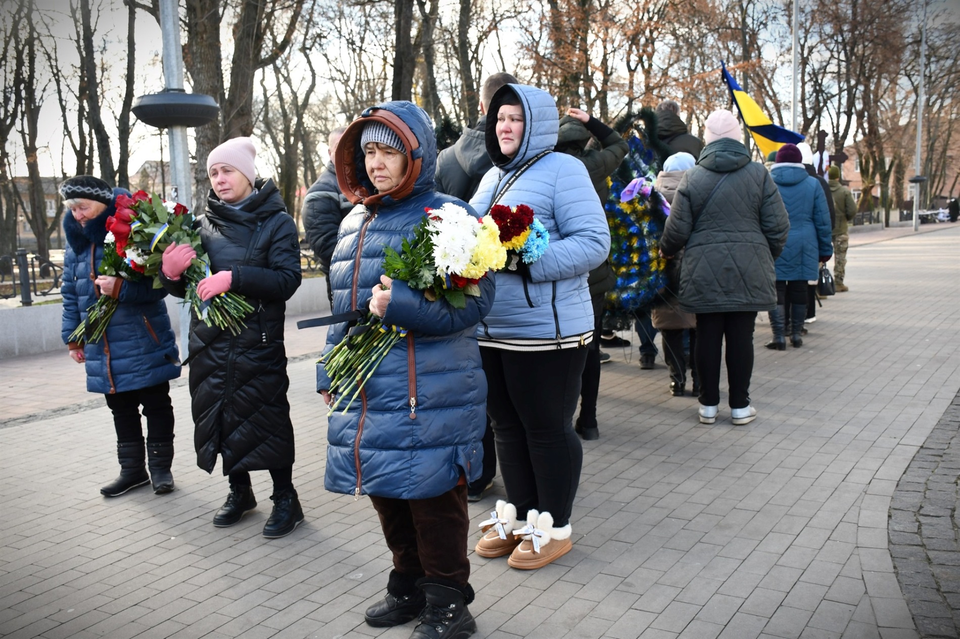 У НІЖИНІ ПОПРОЩАЛИСЯ ІЗ ЗАГИБЛИМ ЗАХИСНИКОМ СЕРГІЄМ САМОТКАНОМ