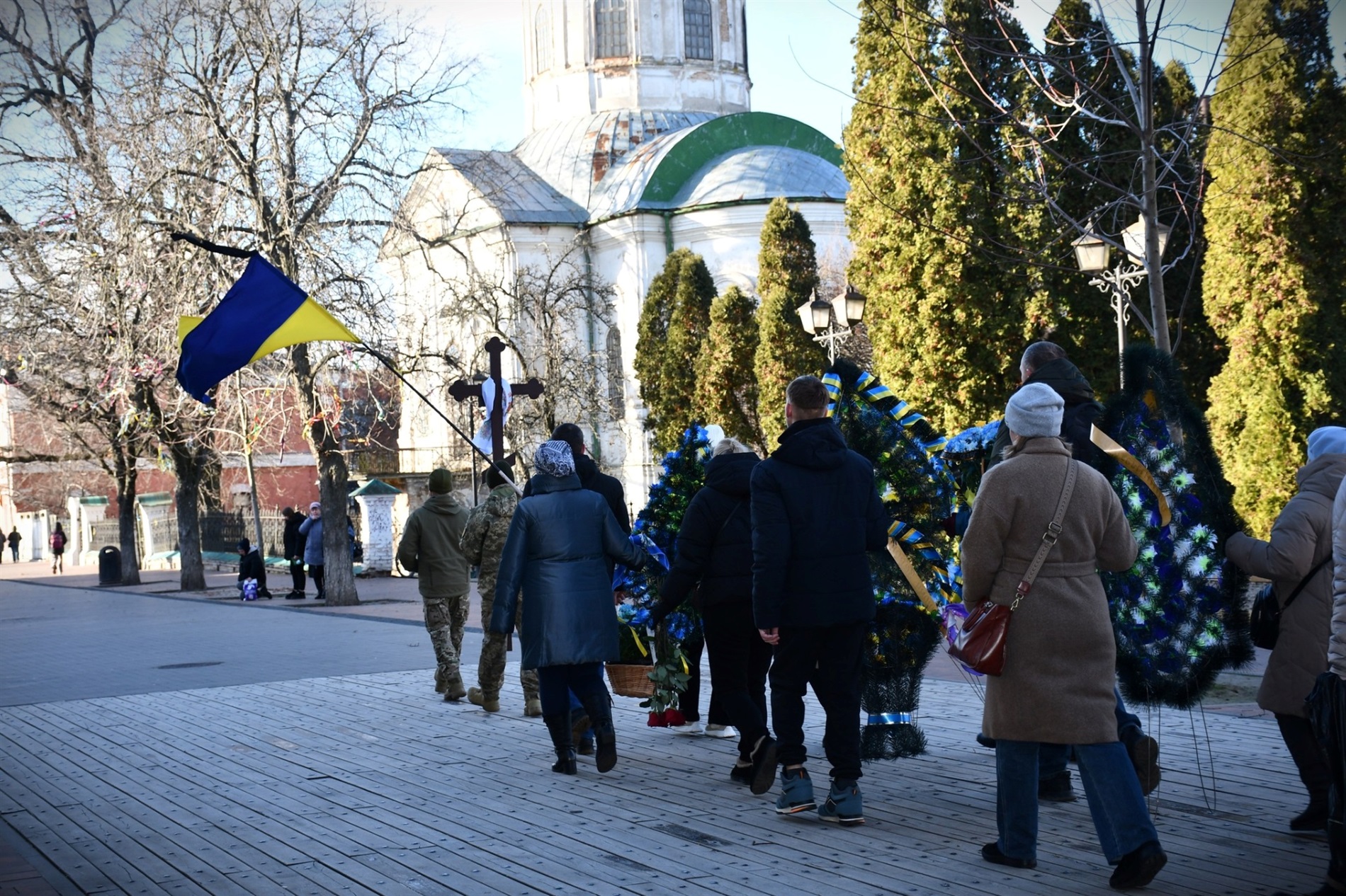 У НІЖИНІ ПОПРОЩАЛИСЯ ІЗ ЗАГИБЛИМ ЗАХИСНИКОМ СЕРГІЄМ САМОТКАНОМ