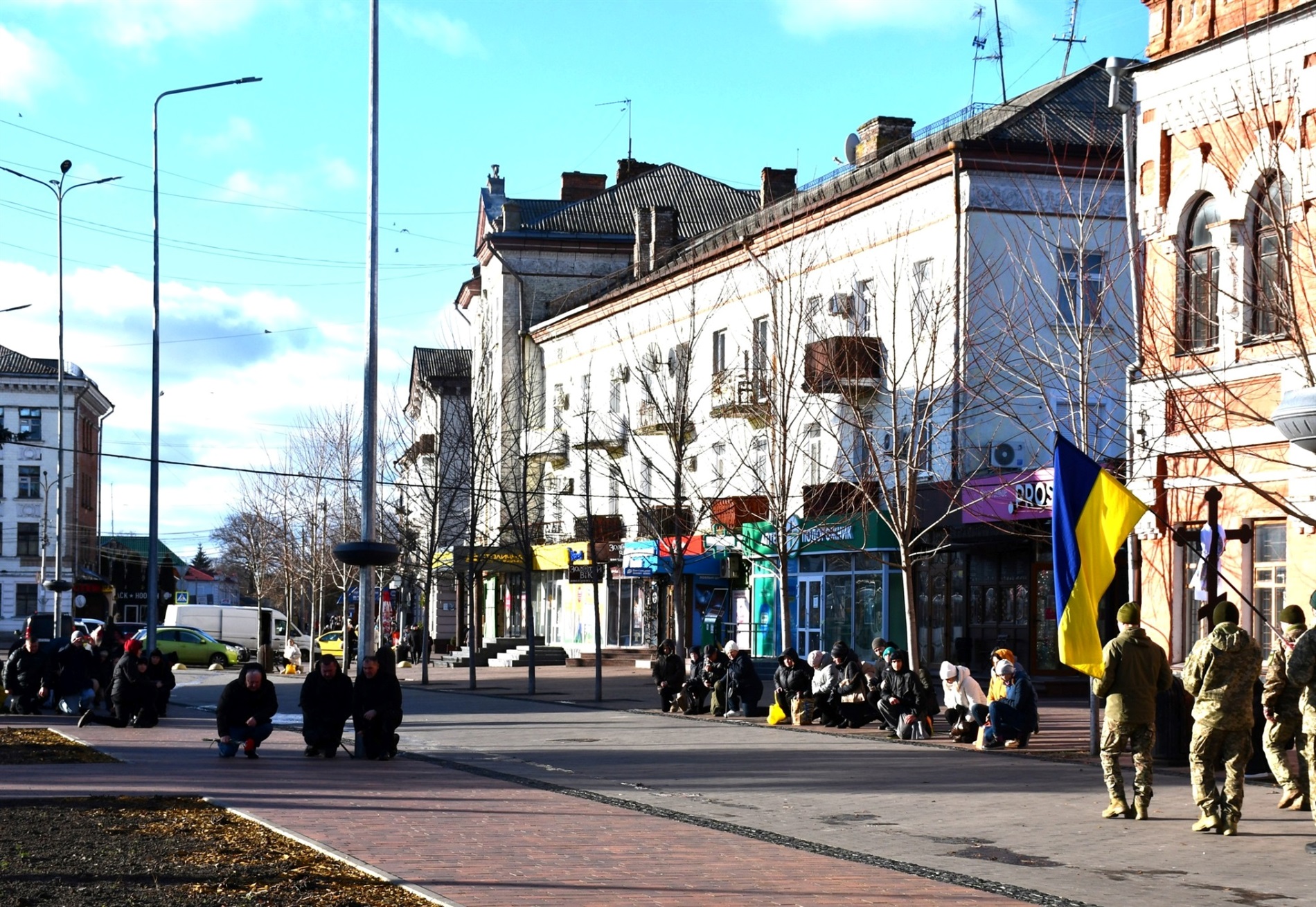 У НІЖИНІ ПОПРОЩАЛИСЯ ІЗ ЗАГИБЛИМ ЗАХИСНИКОМ СЕРГІЄМ САМОТКАНОМ