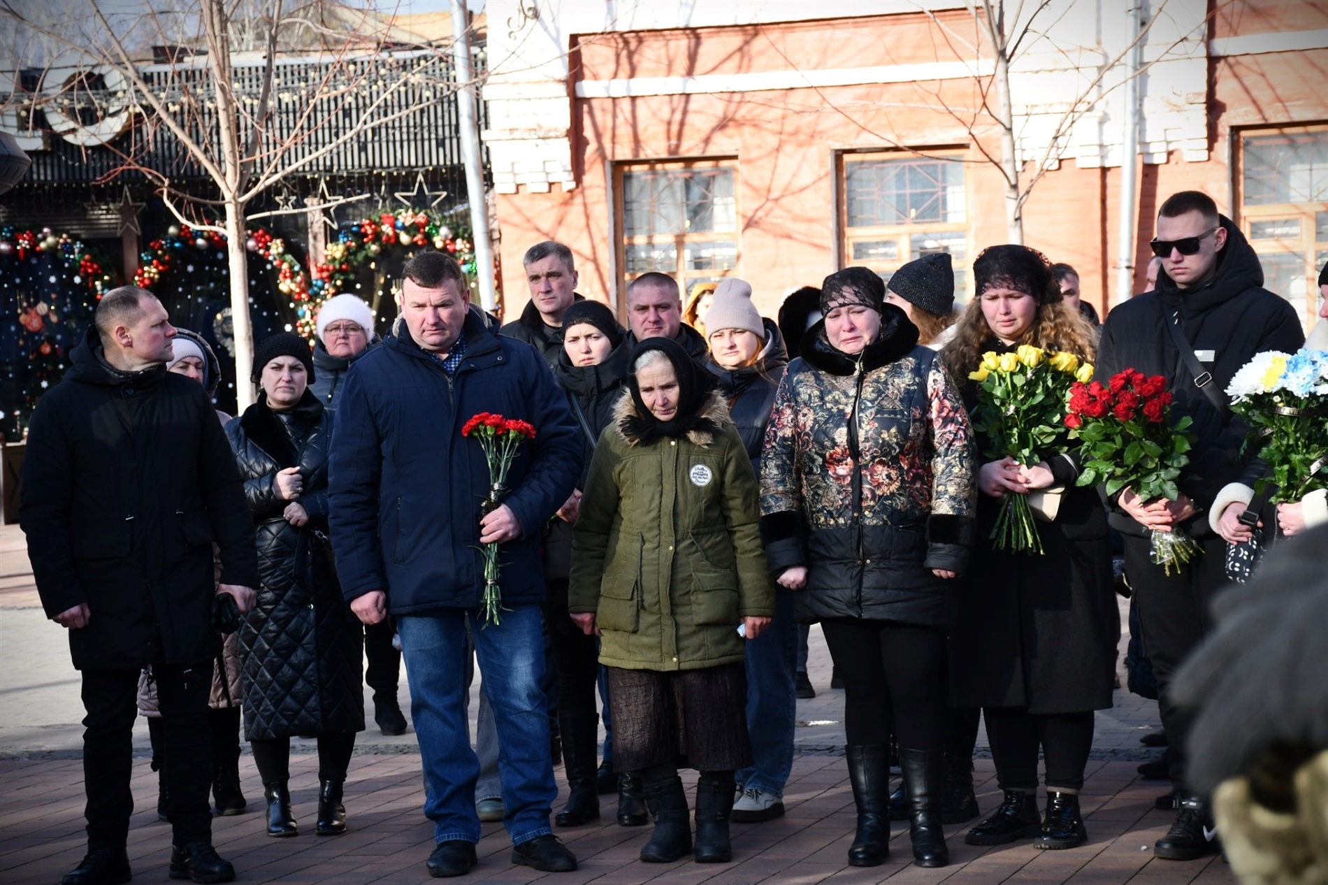 У НІЖИНІ ПОПРОЩАЛИСЯ ІЗ ЗАГИБЛИМ ЗАХИСНИКОМ СЕРГІЄМ САМОТКАНОМ