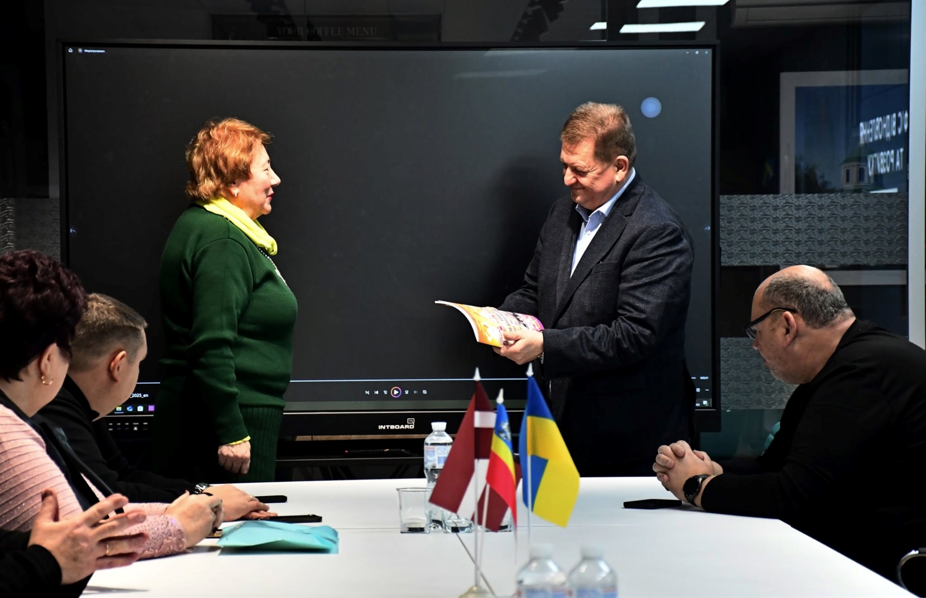 У Ніжині з гуманітарною місією перебувала латвійська делегація
