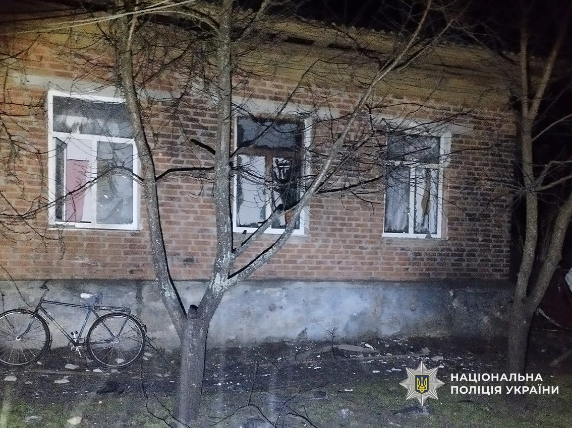 Поліція документує наслідки ворожої атаки по місту Новгород-Сіверський