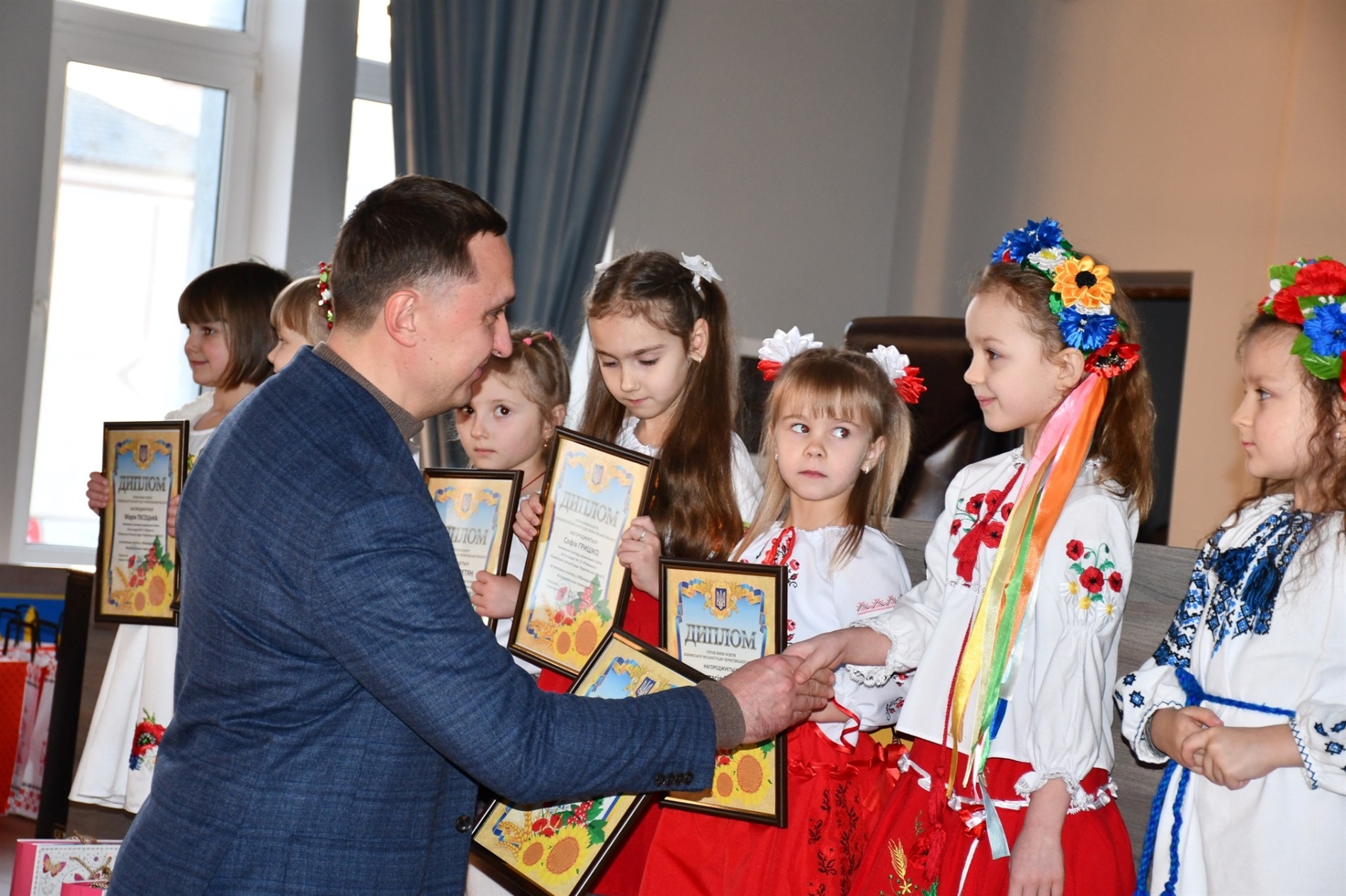 У Ніжині відзначили обдаровану молодь