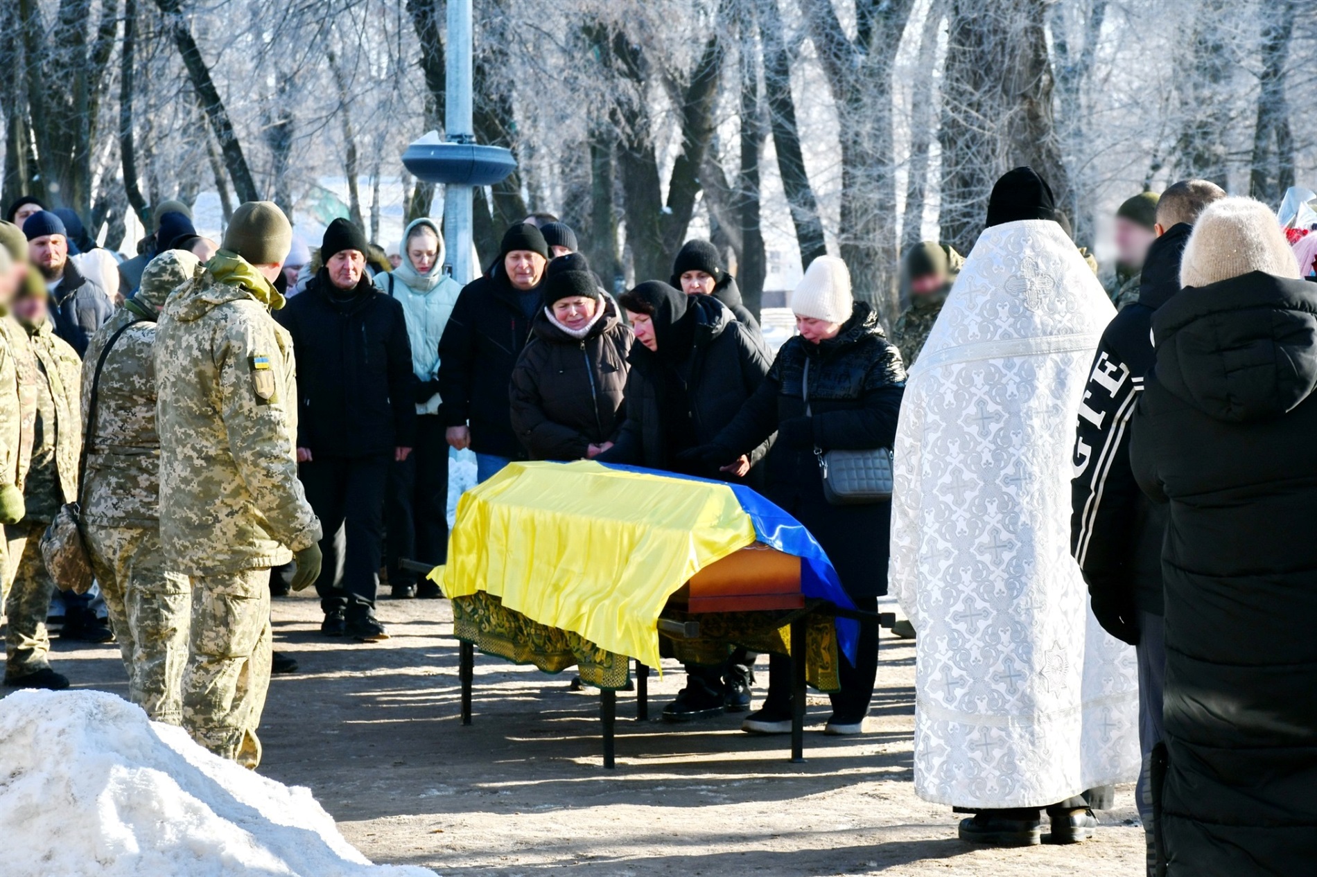 Ніжинська громада провела в останню путь загиблого воїна Романа Дорошенка