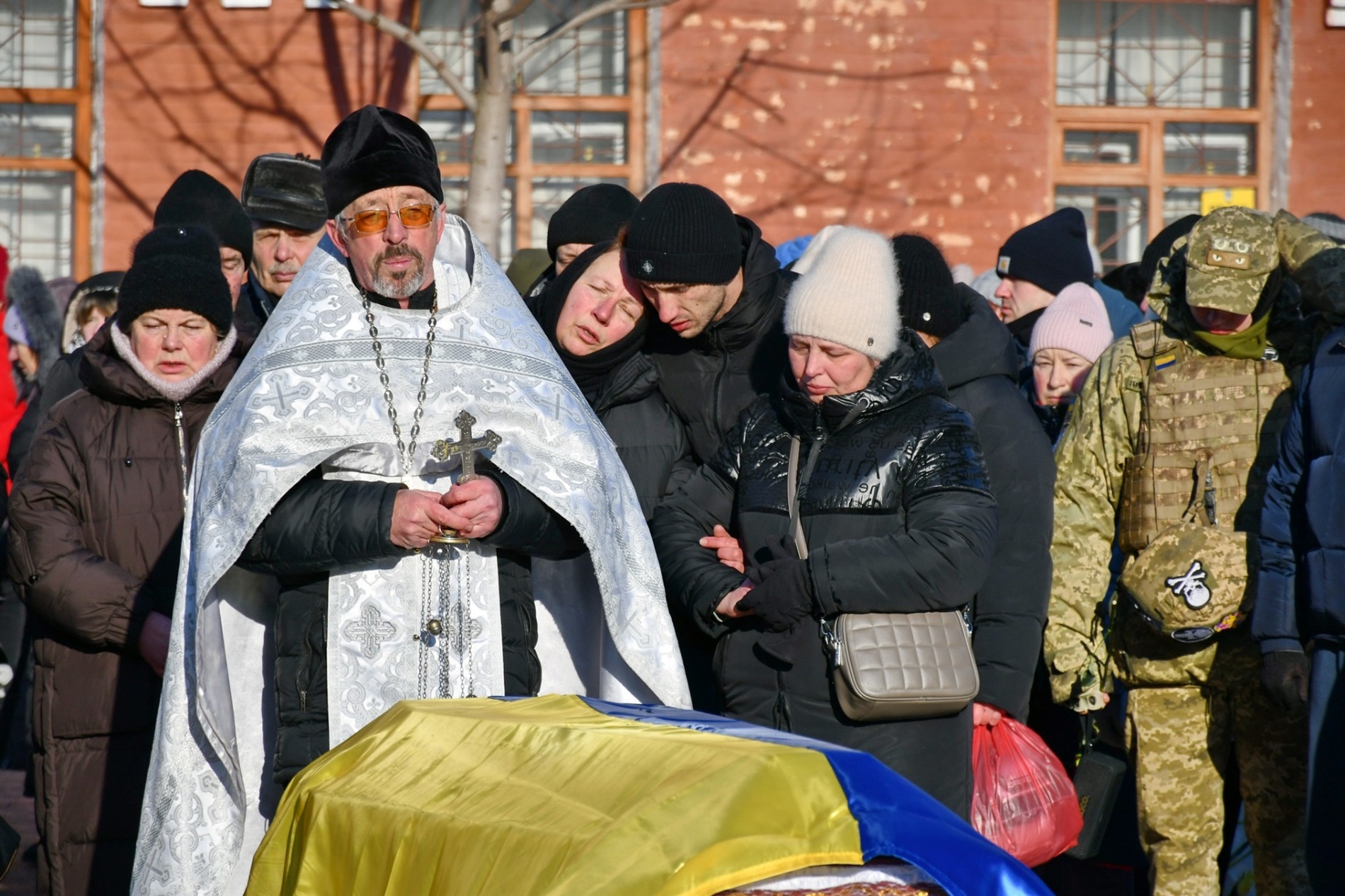 Ніжинська громада провела в останню путь загиблого воїна Романа Дорошенка