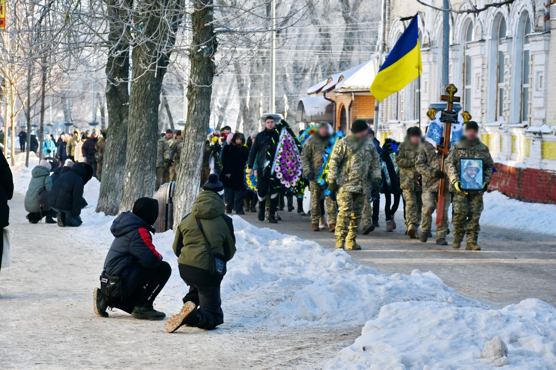 Ніжинська громада провела в останню путь загиблого воїна Романа Дорошенка