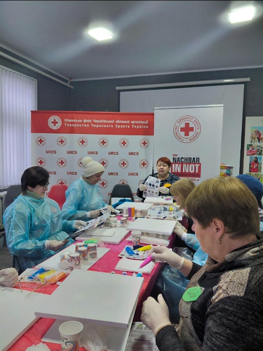 Флюїд-арт у Клубі активного довголіття