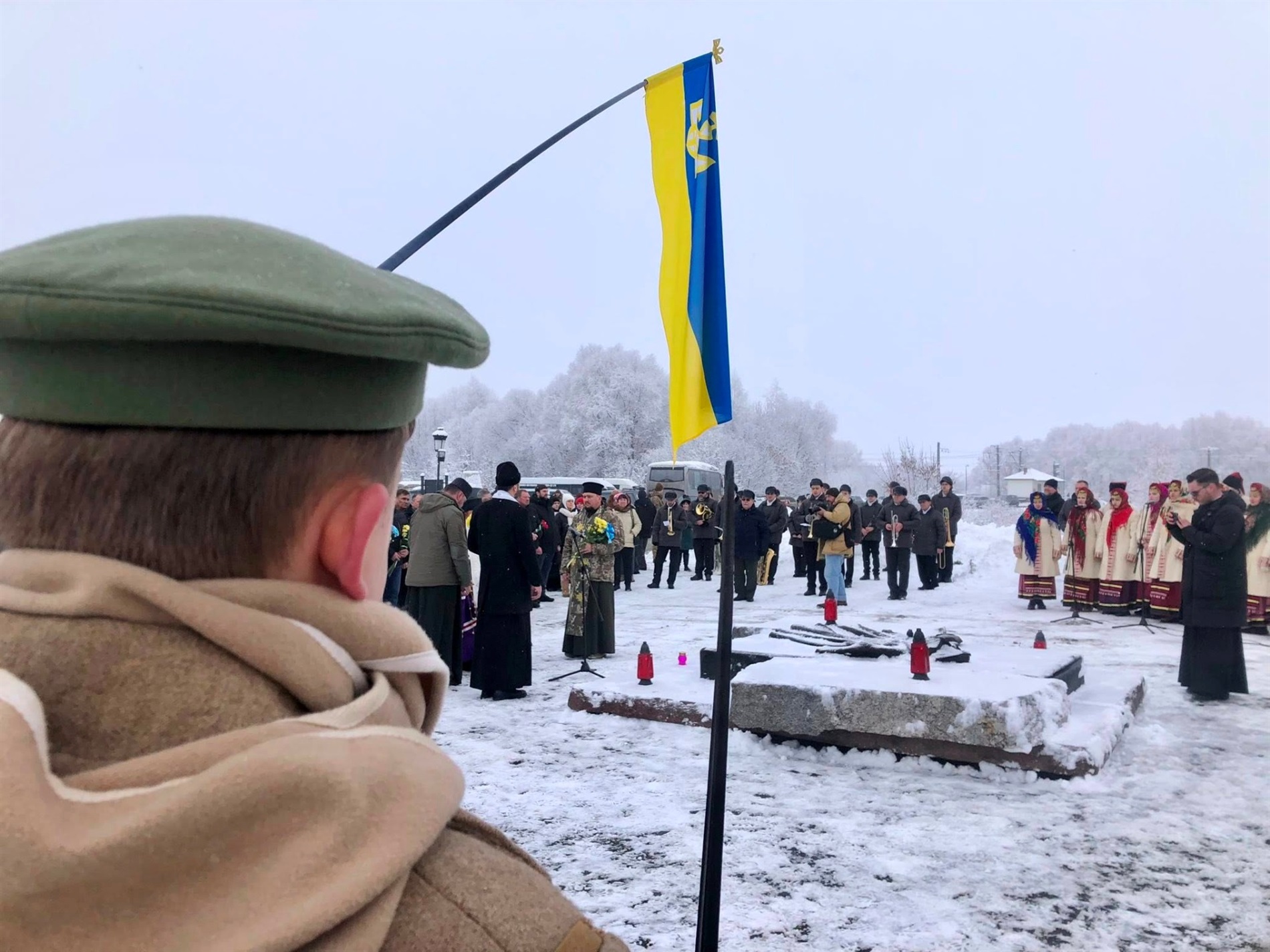 У Крутах вшанували героїв легендарного бою