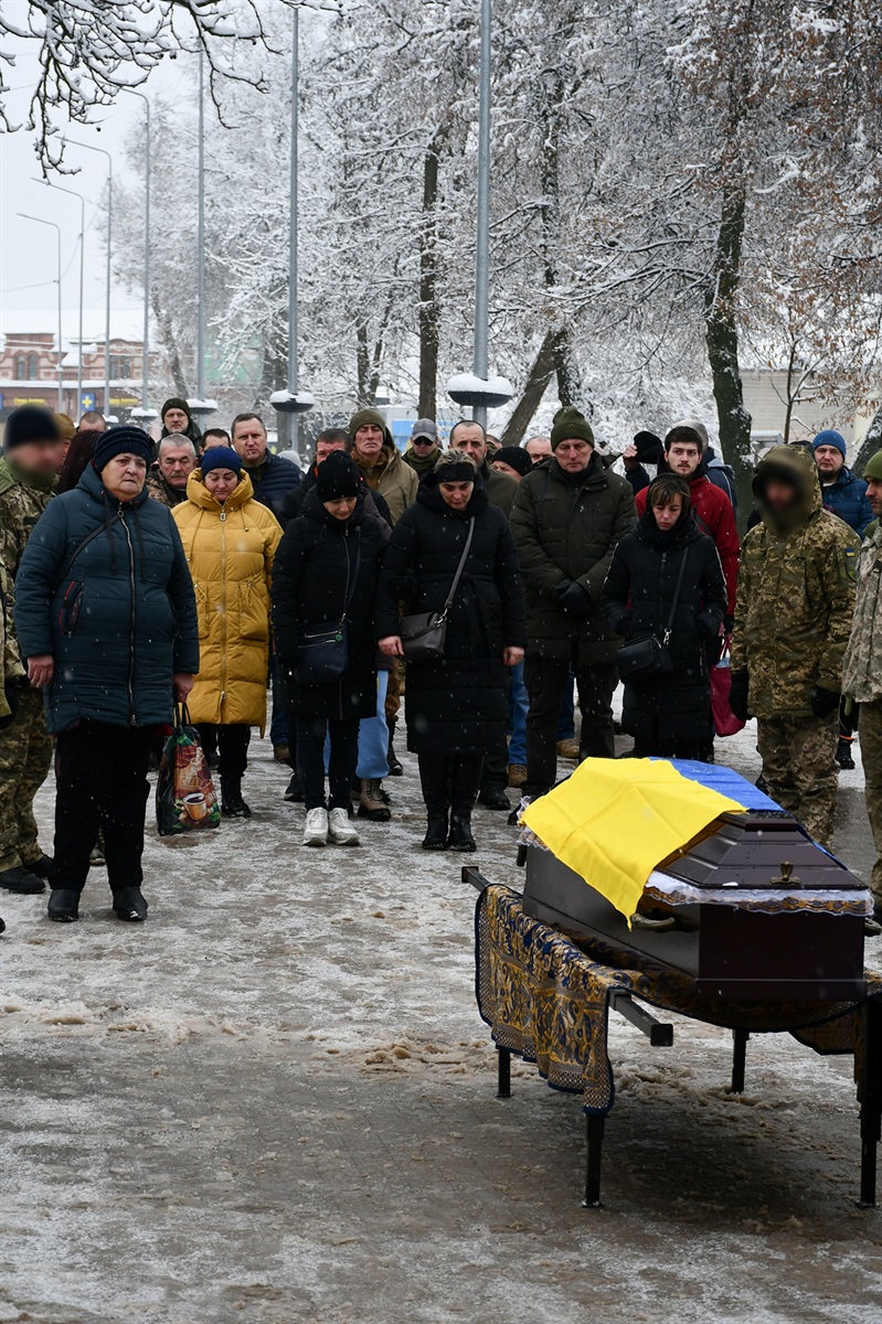 У Ніжині провели в останню путь загиблого воїна Івана Торбу