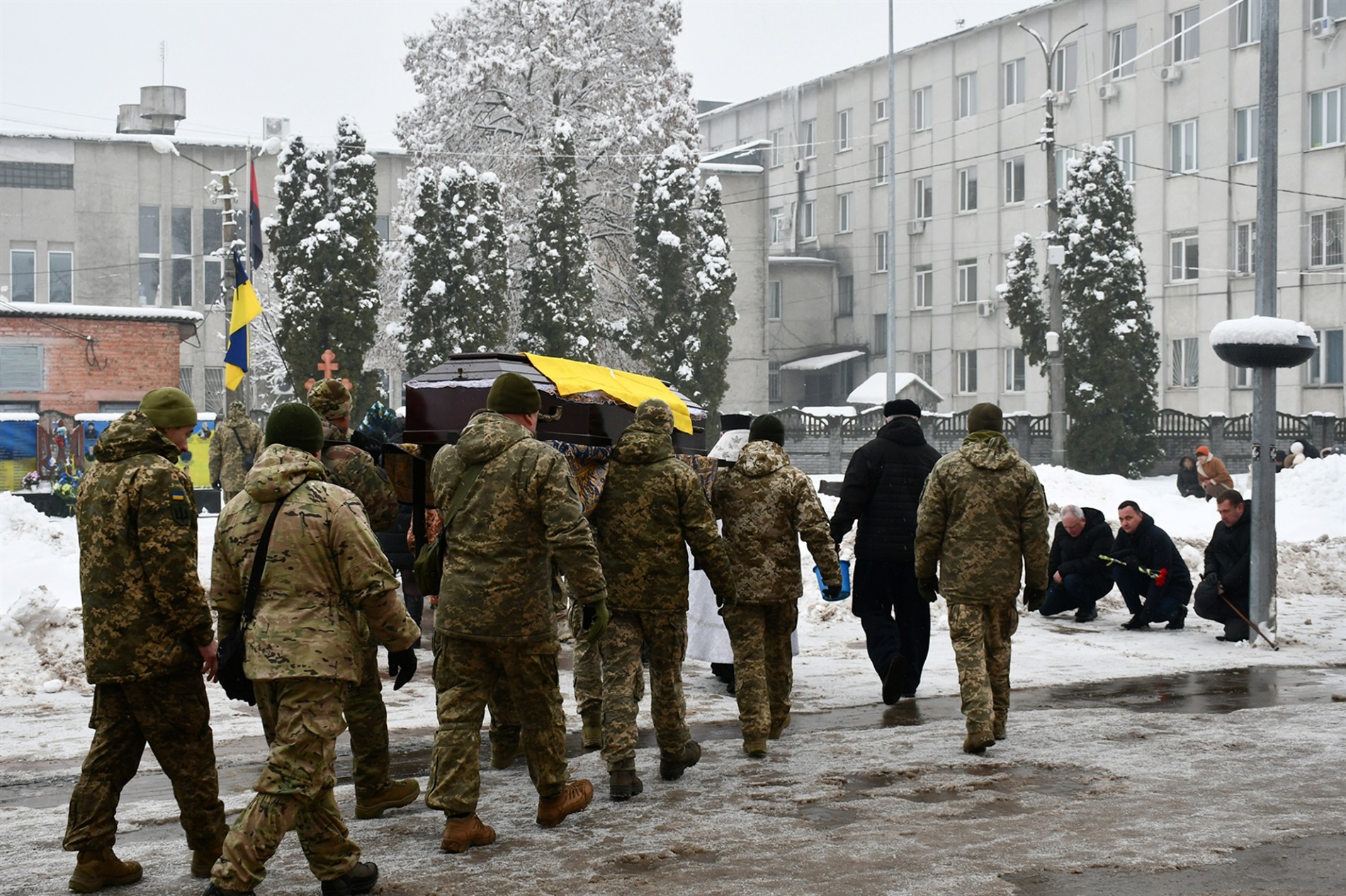 У Ніжині провели в останню путь загиблого воїна Івана Торбу