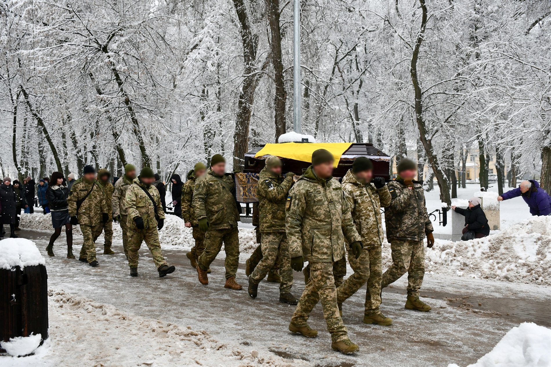 У Ніжині провели в останню путь загиблого воїна Івана Торбу