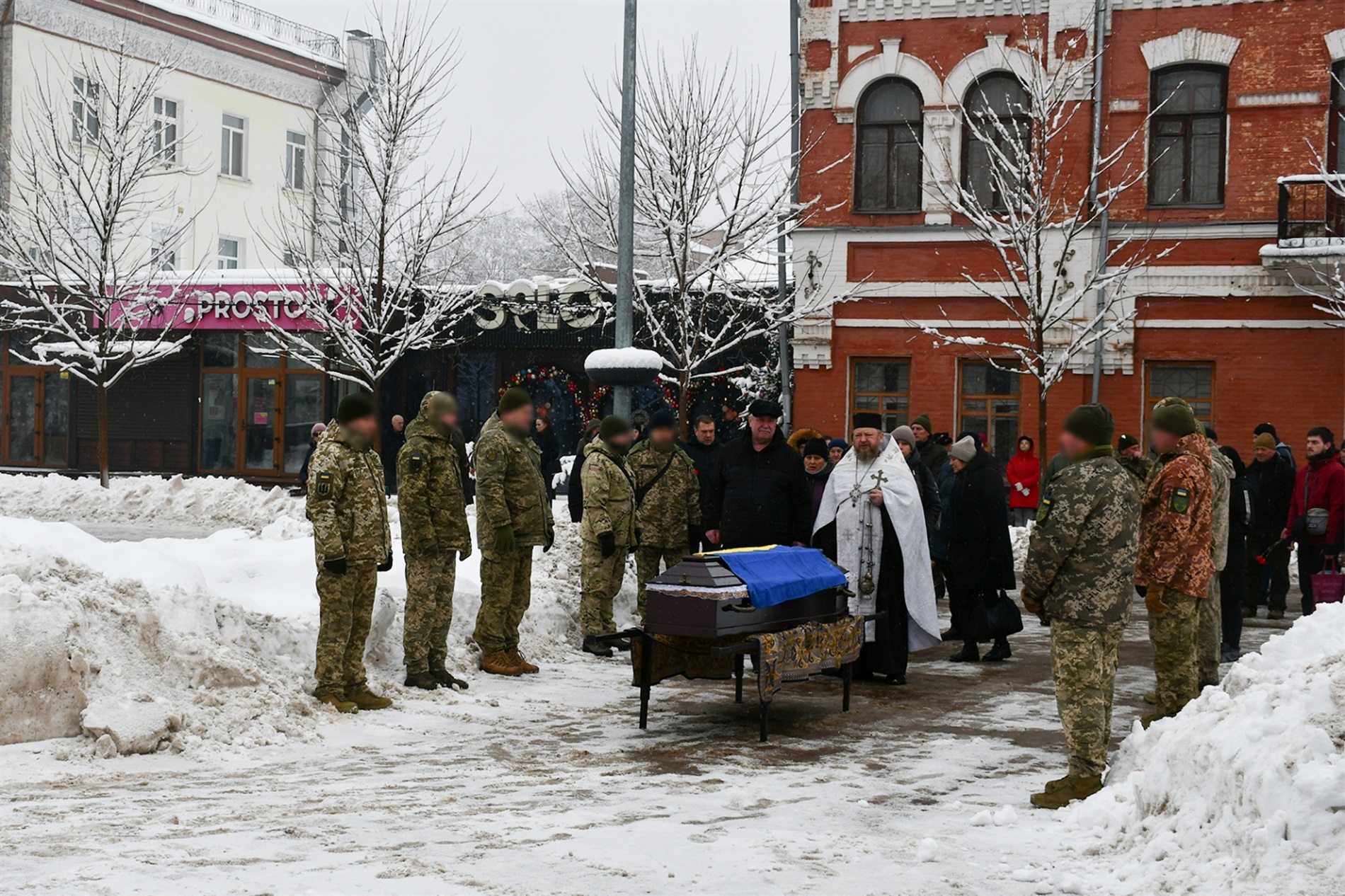 У Ніжині провели в останню путь загиблого воїна Івана Торбу