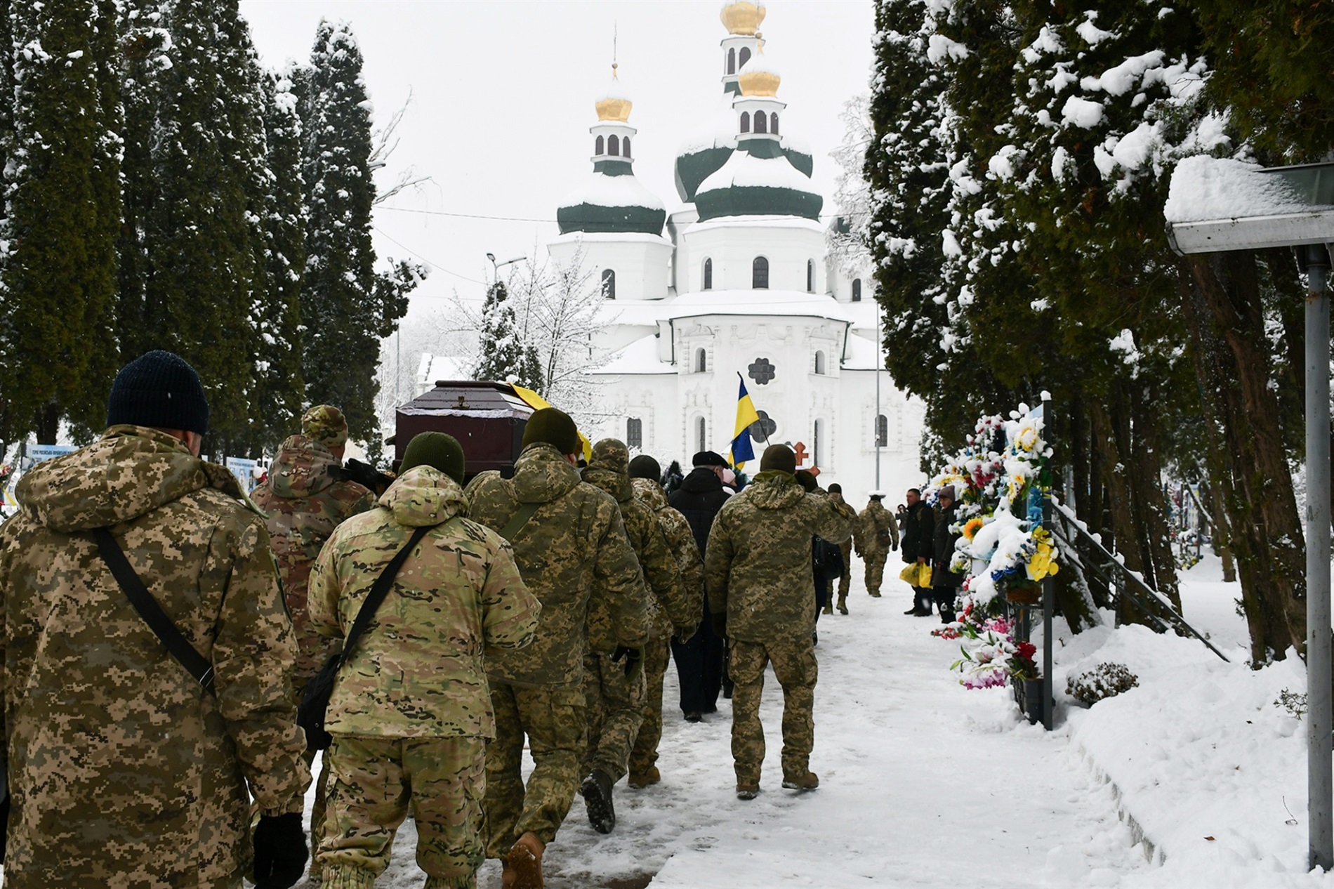 У Ніжині провели в останню путь загиблого воїна Івана Торбу