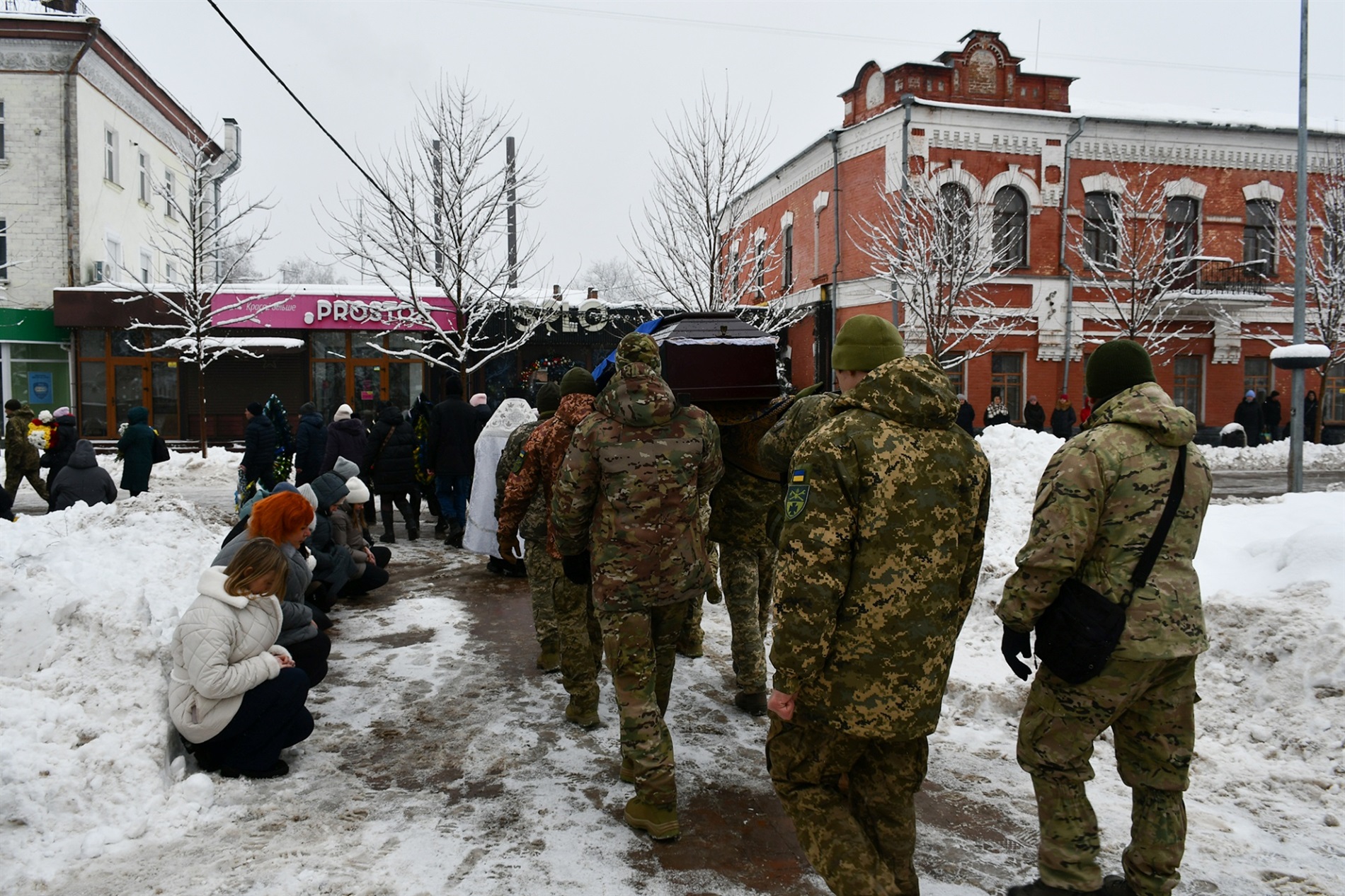 У Ніжині провели в останню путь загиблого воїна Івана Торбу