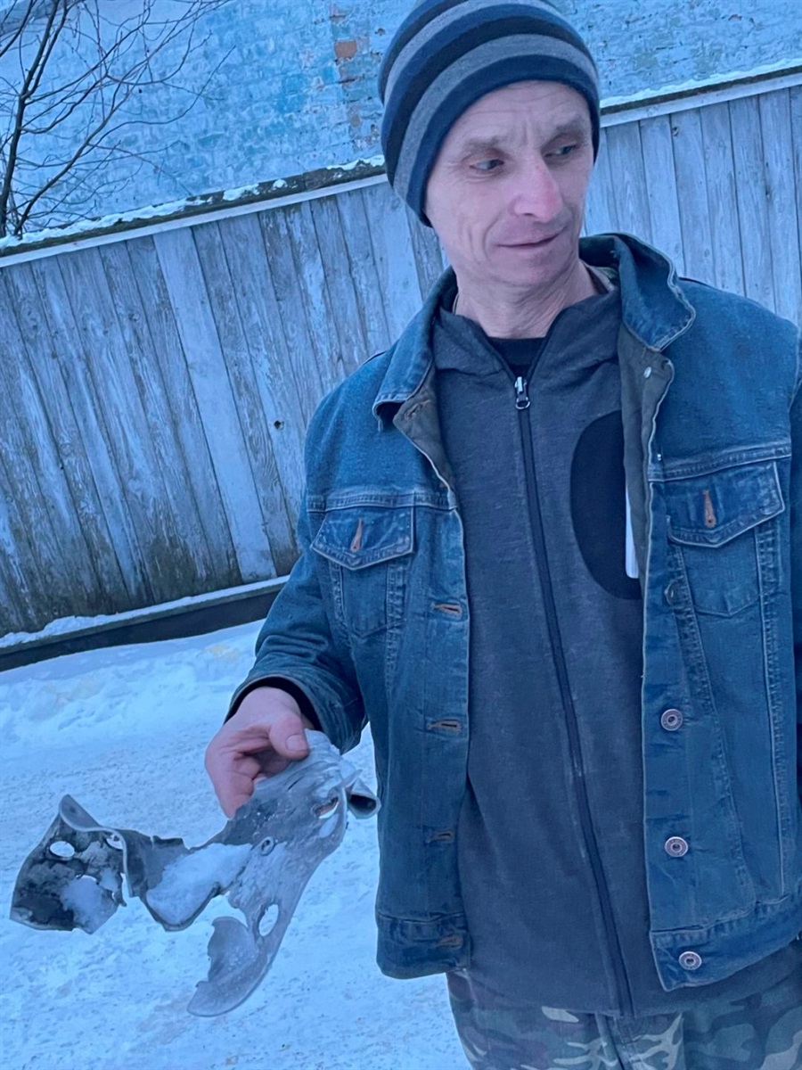 Під ударами шахедів: понівечені будівлі, всіяні уламками подвір'я, загибла худоба