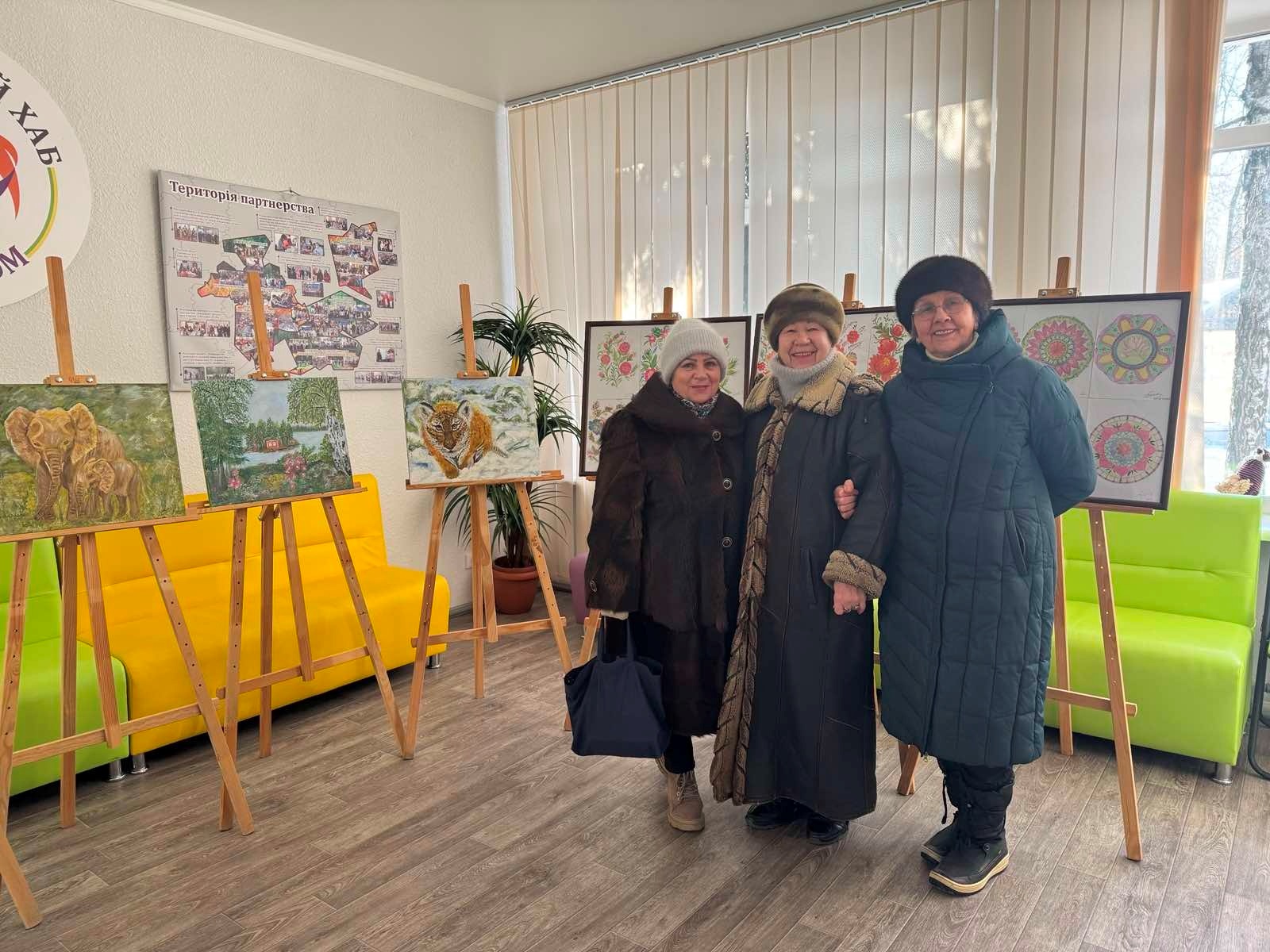 «Людина може все!» Творча виставка Лідії Деркач у соціальному хабі