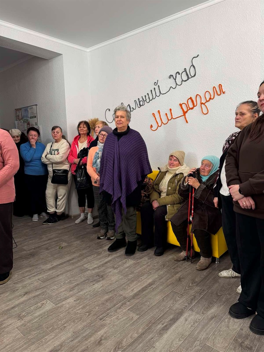 «Людина може все!» Творча виставка Лідії Деркач у соціальному хабі