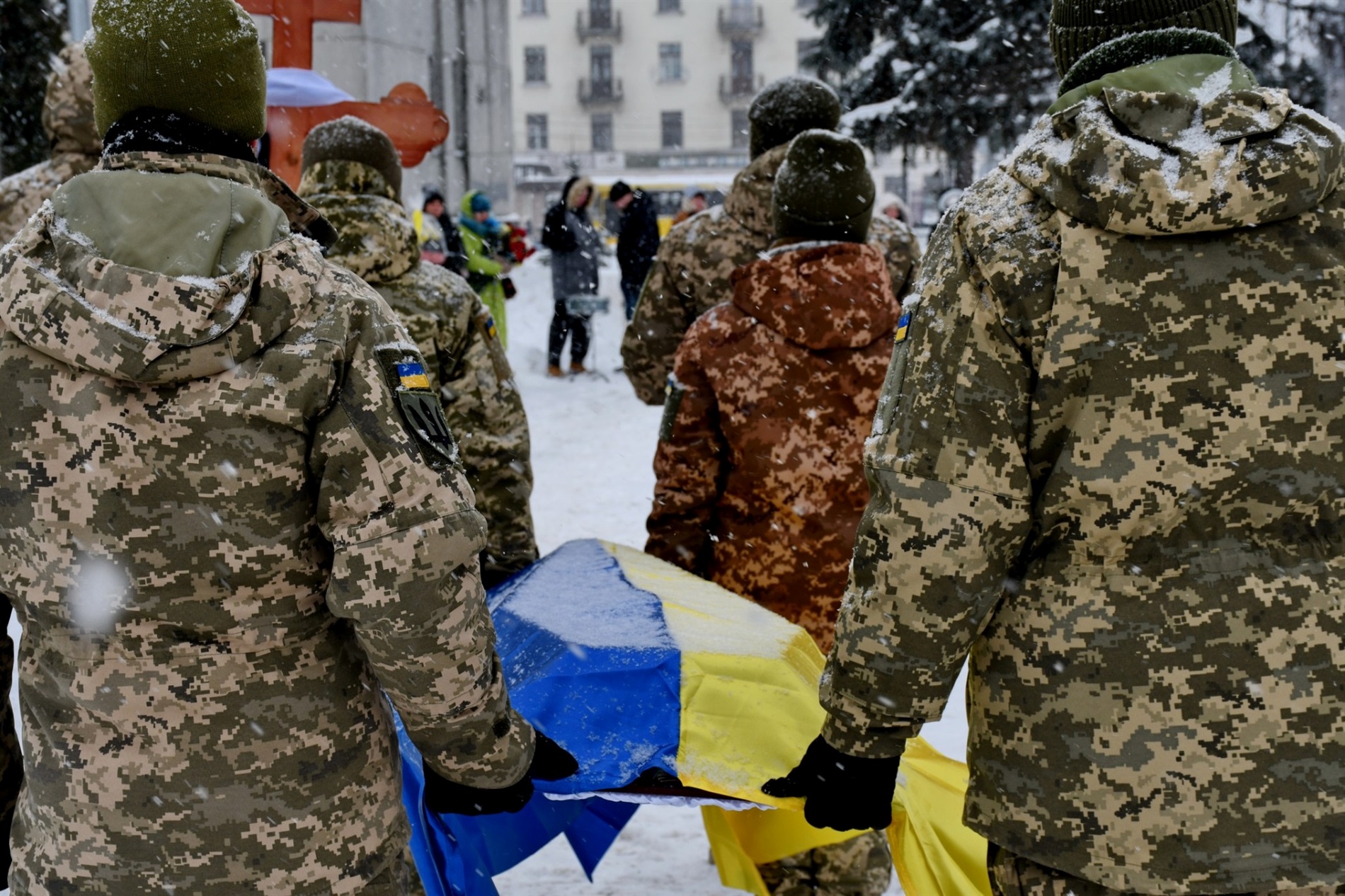 У Ніжині провели в останню путь загиблого воїна Олексія Богданова
