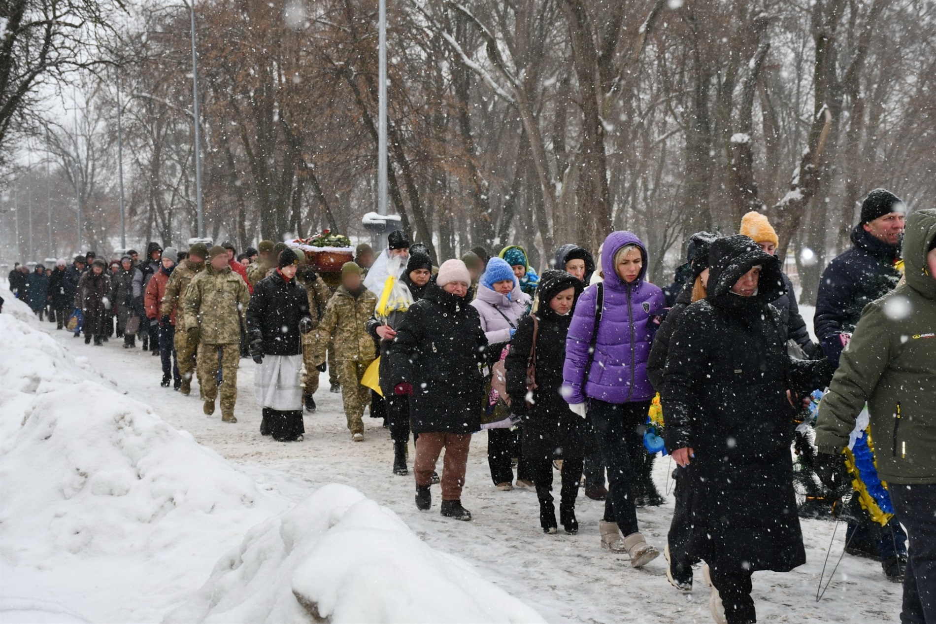 У Ніжині провели в останню путь загиблого воїна Олексія Богданова