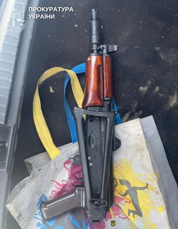 Продавав гранати та вогнепальну зброю: повідомлено про підозру жителю Ніжинщини