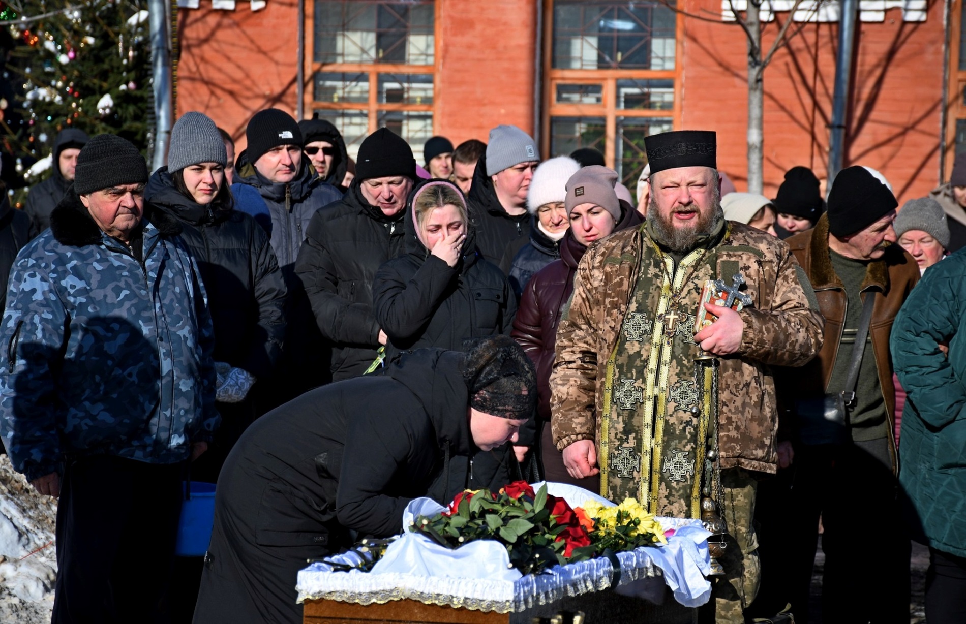 Ніжинська громада попрощалася із загиблим воїном Азамом Сабіровим