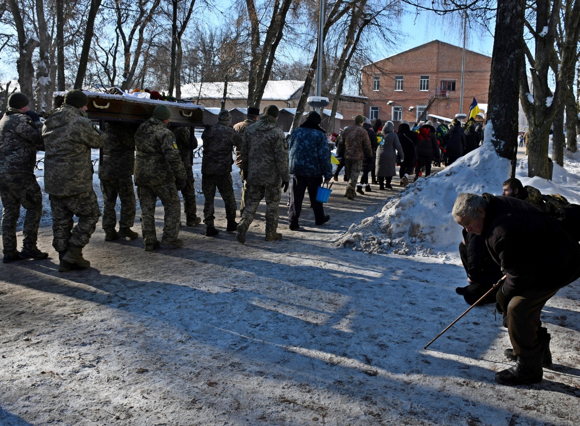 Ніжинська громада попрощалася із загиблим воїном Азамом Сабіровим