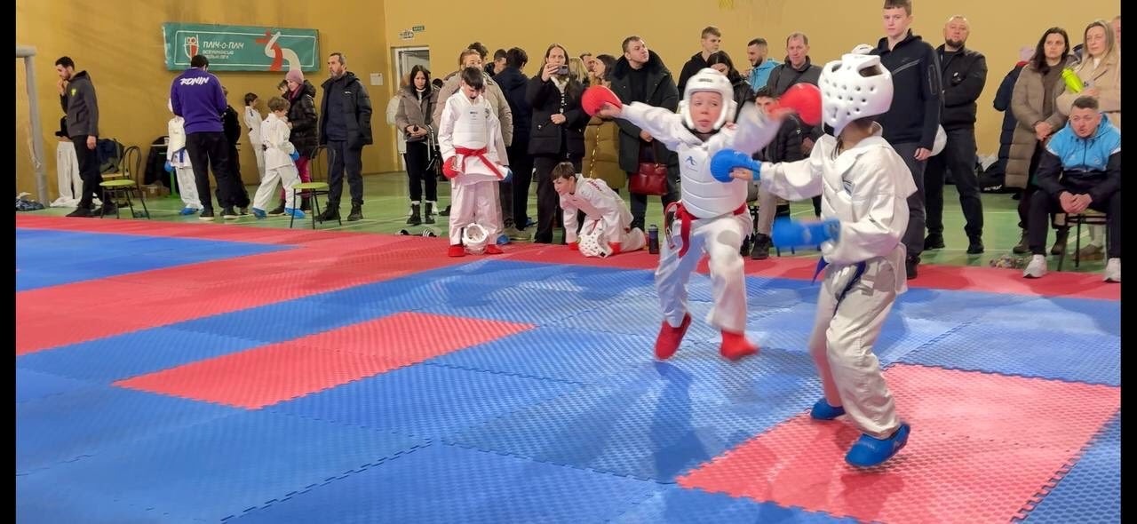 Два дні — два турніри