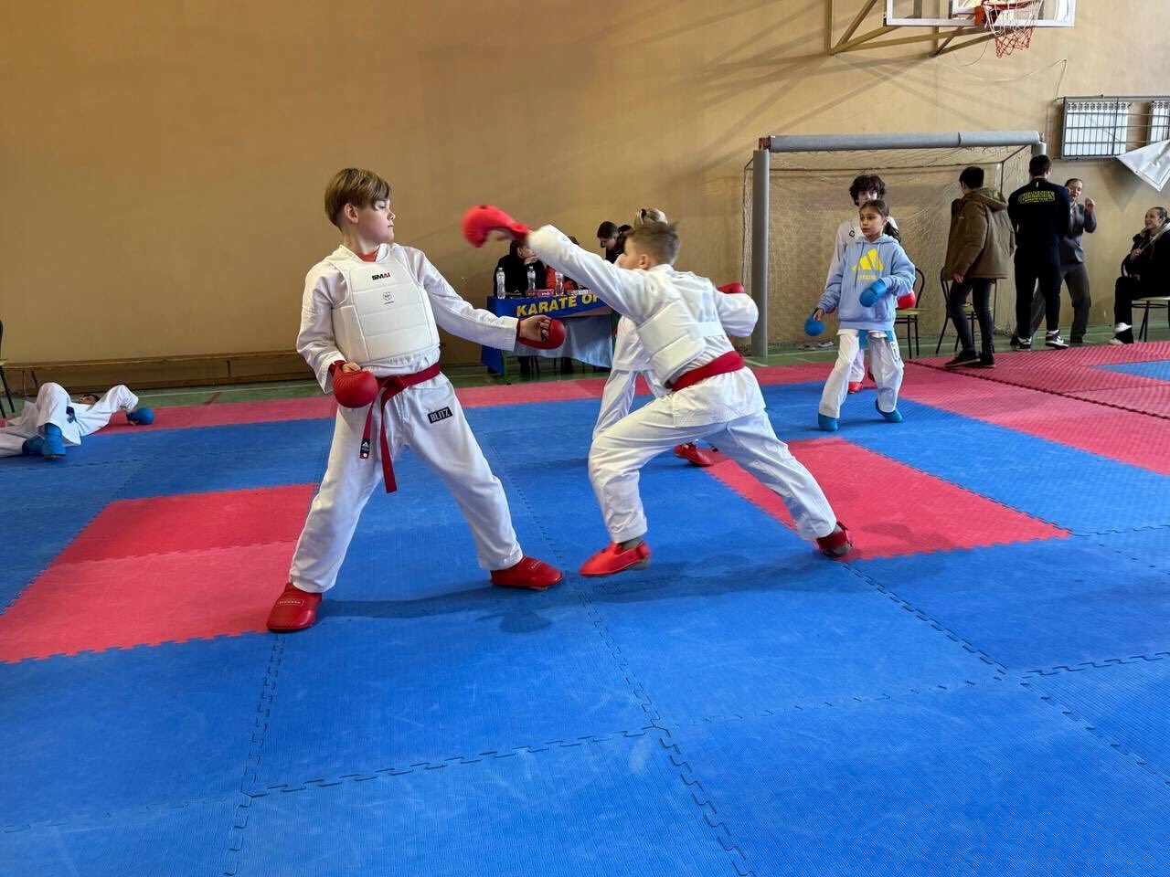 Два дні — два турніри