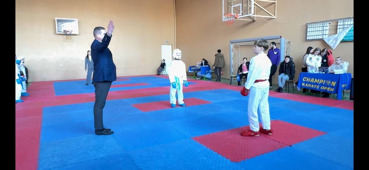 Два дні — два турніри