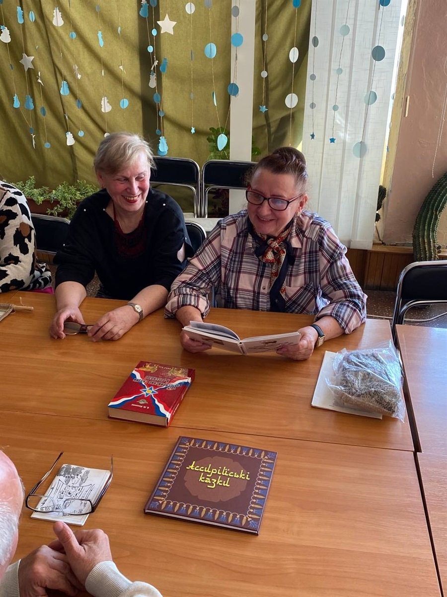 У Ніжинській центральній бібліотеці відбувся теплий діалог поколінь