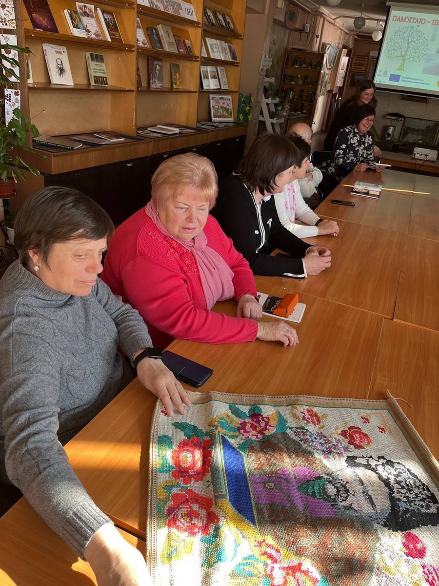 У Ніжинській центральній бібліотеці відбувся теплий діалог поколінь