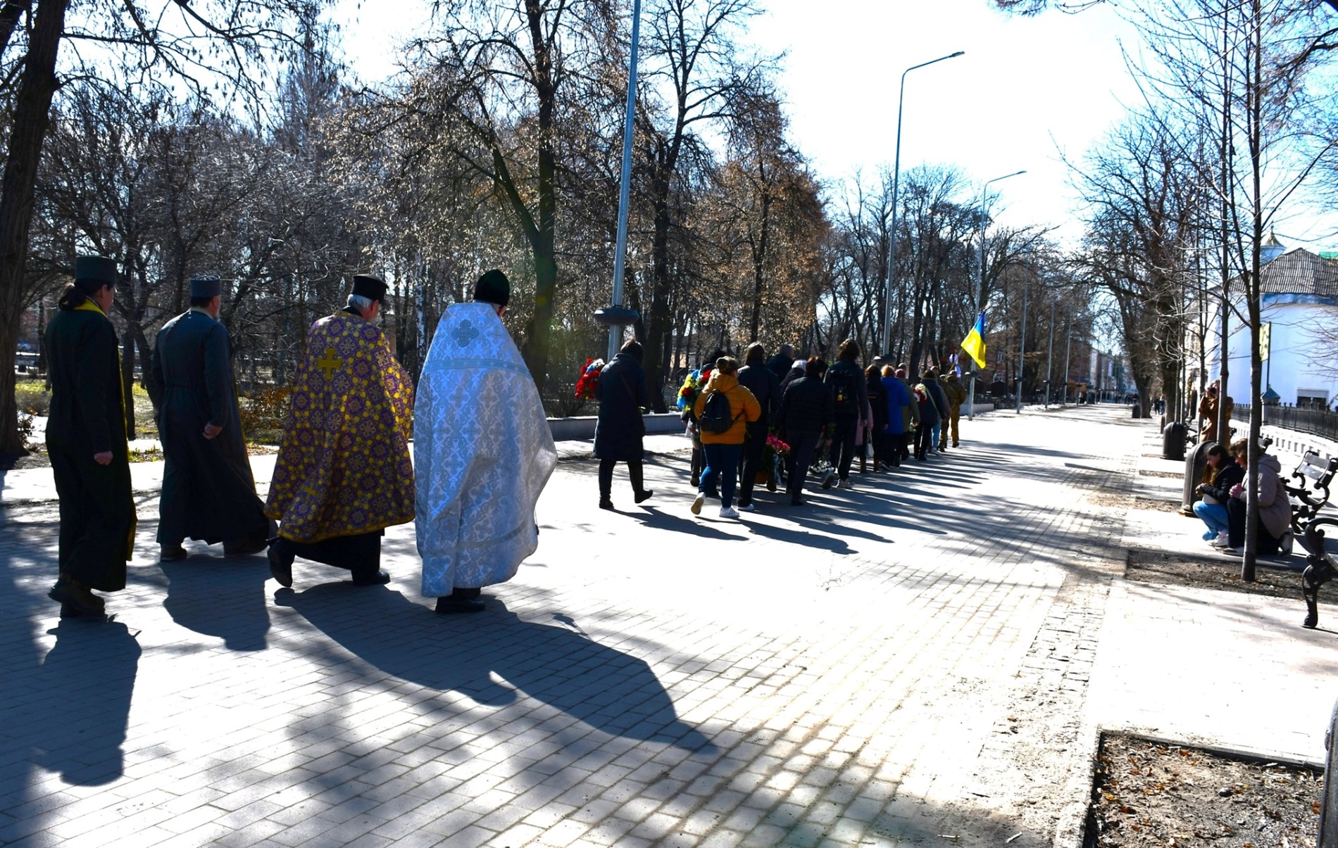 Ніжинська громада провела в останній шлях захисника України - Романа Шостака