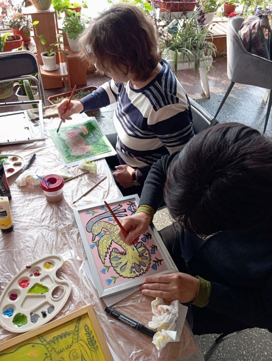 У вирі творчих подій і нових історій. Малювали на склі 